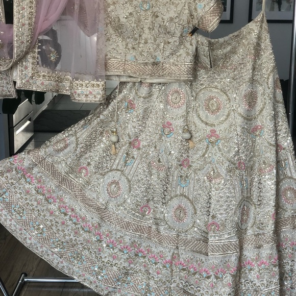 Brand New Ivory Bridal Lehenga - Picture 8 of 9